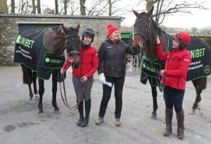 (From left to right) Sizing John with Kate Harrington, Jessica Harrington, Our Duke and Tracy Piggott